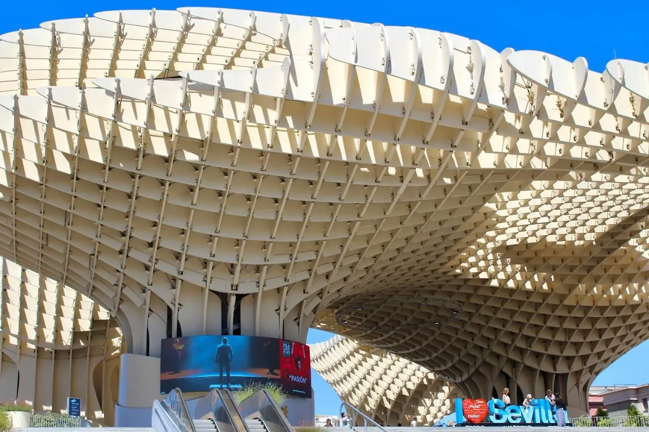 Wish Suite Campana De Sevilla 0*, Seville